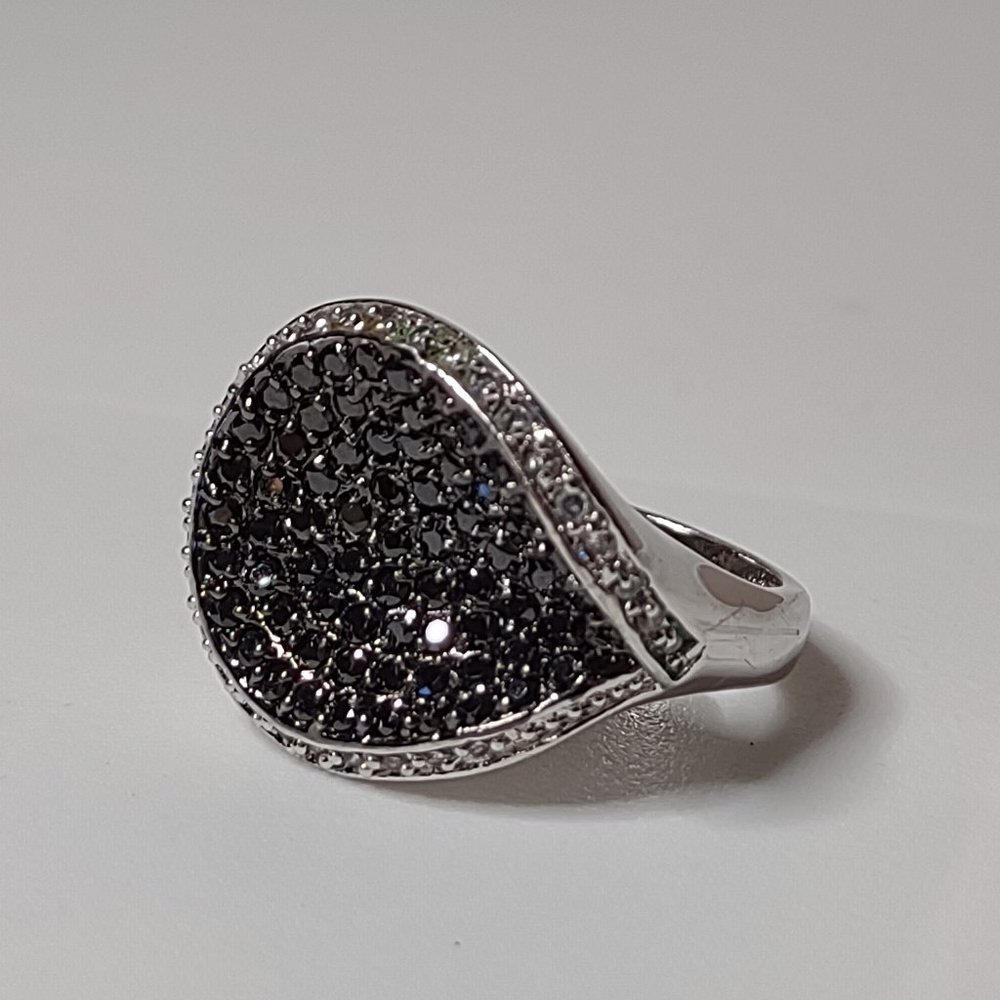 Black And Silver Tone Size 7.75 Lia Sophia Ring